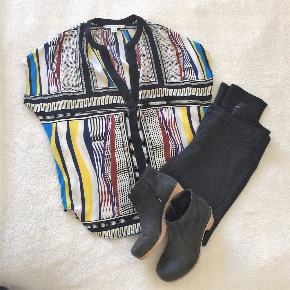 Diane von Furstenburg Silk Print Blouse Size 4